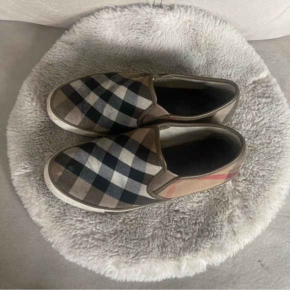 Burberry Slip On Loafers - Picture 13 of 13